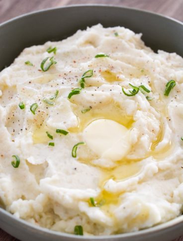 Mom's BEST EVER Mashed Potatoes Recipe - Maebells