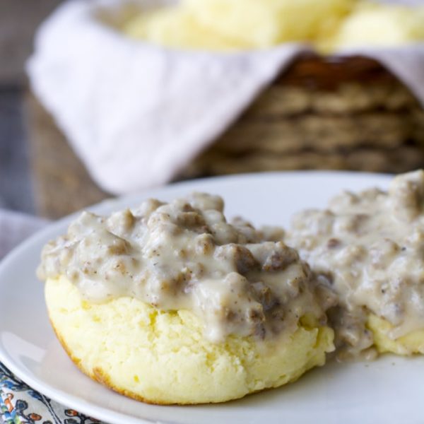 Homemade Sausage Gravy Recipe (So Easy!) - Maebells