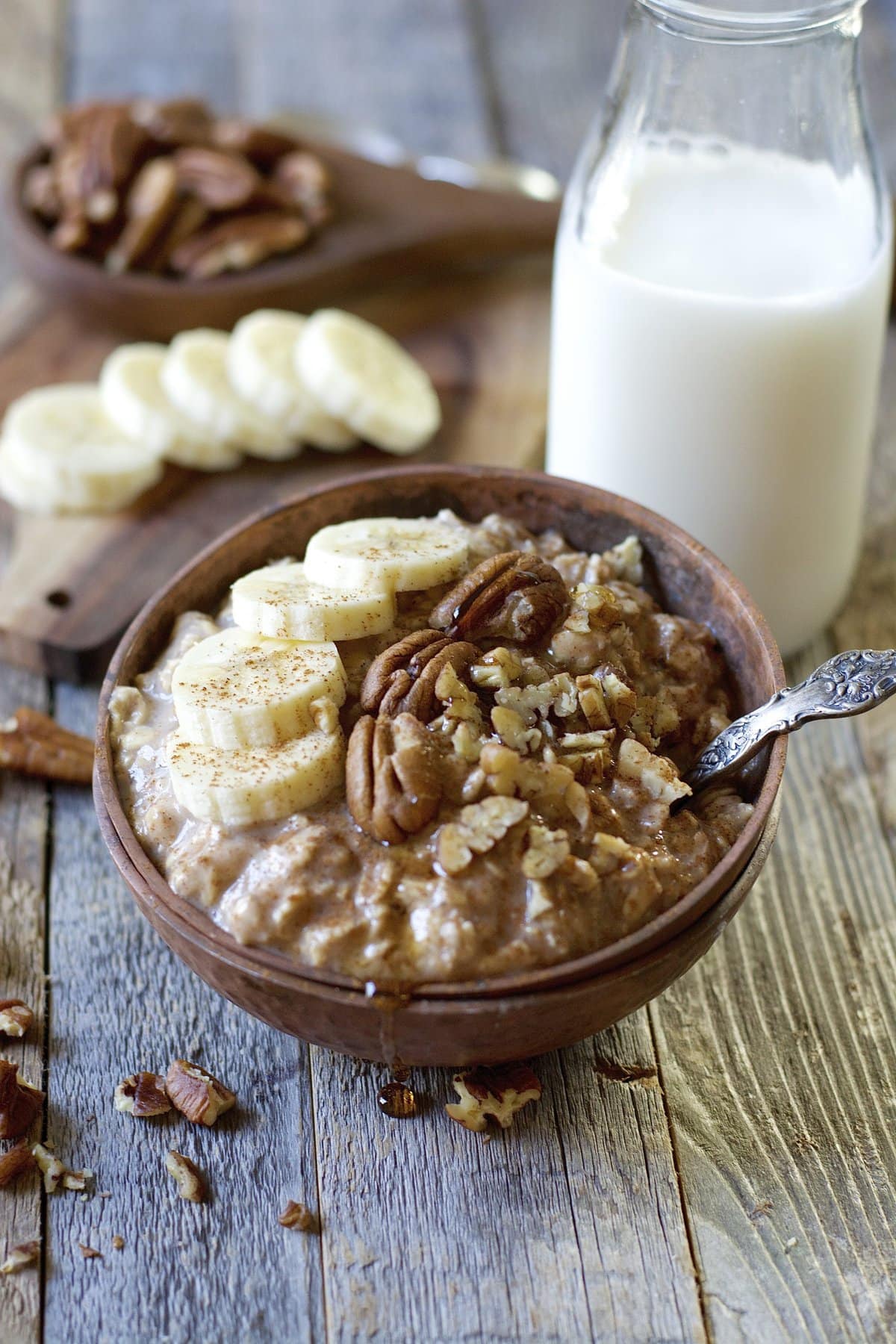 https://www.maebells.com/wp-content/uploads/2016/02/banana-nut-overnight-oats4.jpg