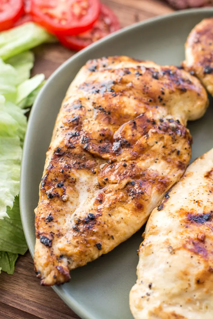 https://www.maebells.com/wp-content/uploads/2016/04/the-best-chipotle-ranch-grilled-chicken-2.webp