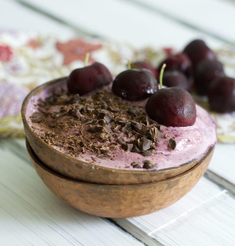 Chocolate Cherry Smoothie Bowls - Maebells