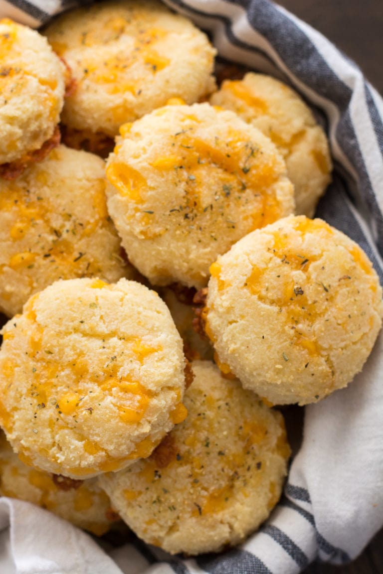 Cheddar Garlic Keto Biscuits (Red Lobster Copycat) - Maebells