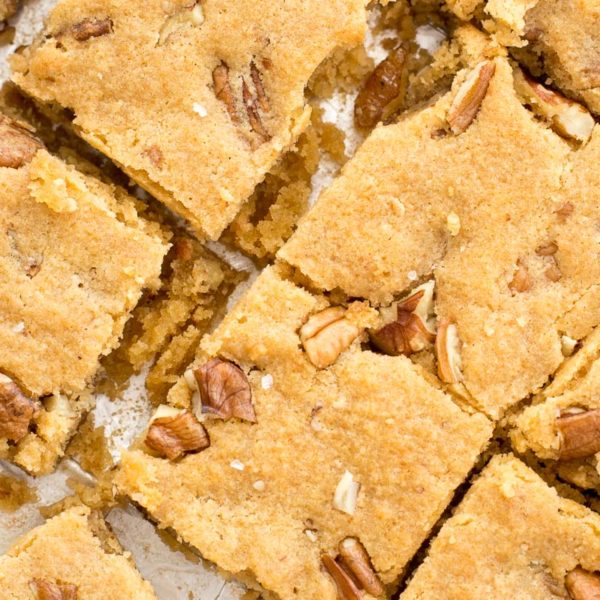 Keto Blondies Recipe (Butter Pecan Flavor!) - Maebells