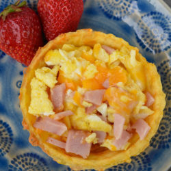 https://www.maebells.com/wp-content/uploads/2022/04/Chaffle-Breakfast-Bowl-Easy-Keto-Breakfast-250x250.jpg