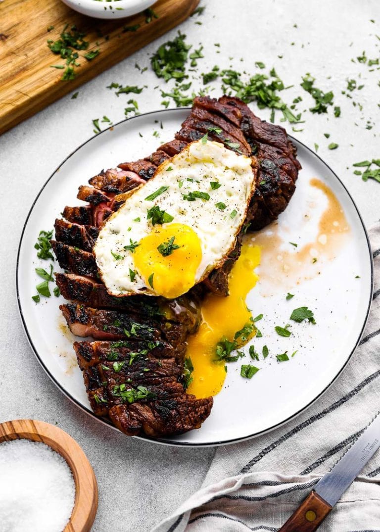 3-Ingredient Steak And Eggs Recipe (Keto & Low Carb) - Maebells