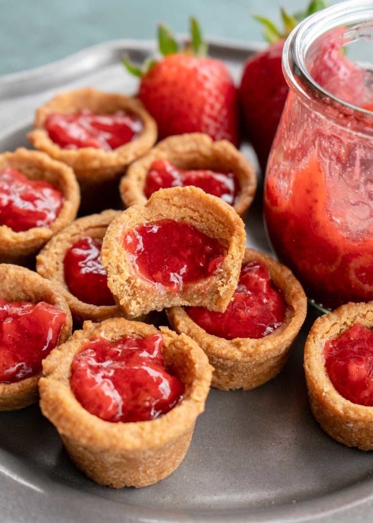 Peanut Butter and Jelly Cookie Cups - Maebells