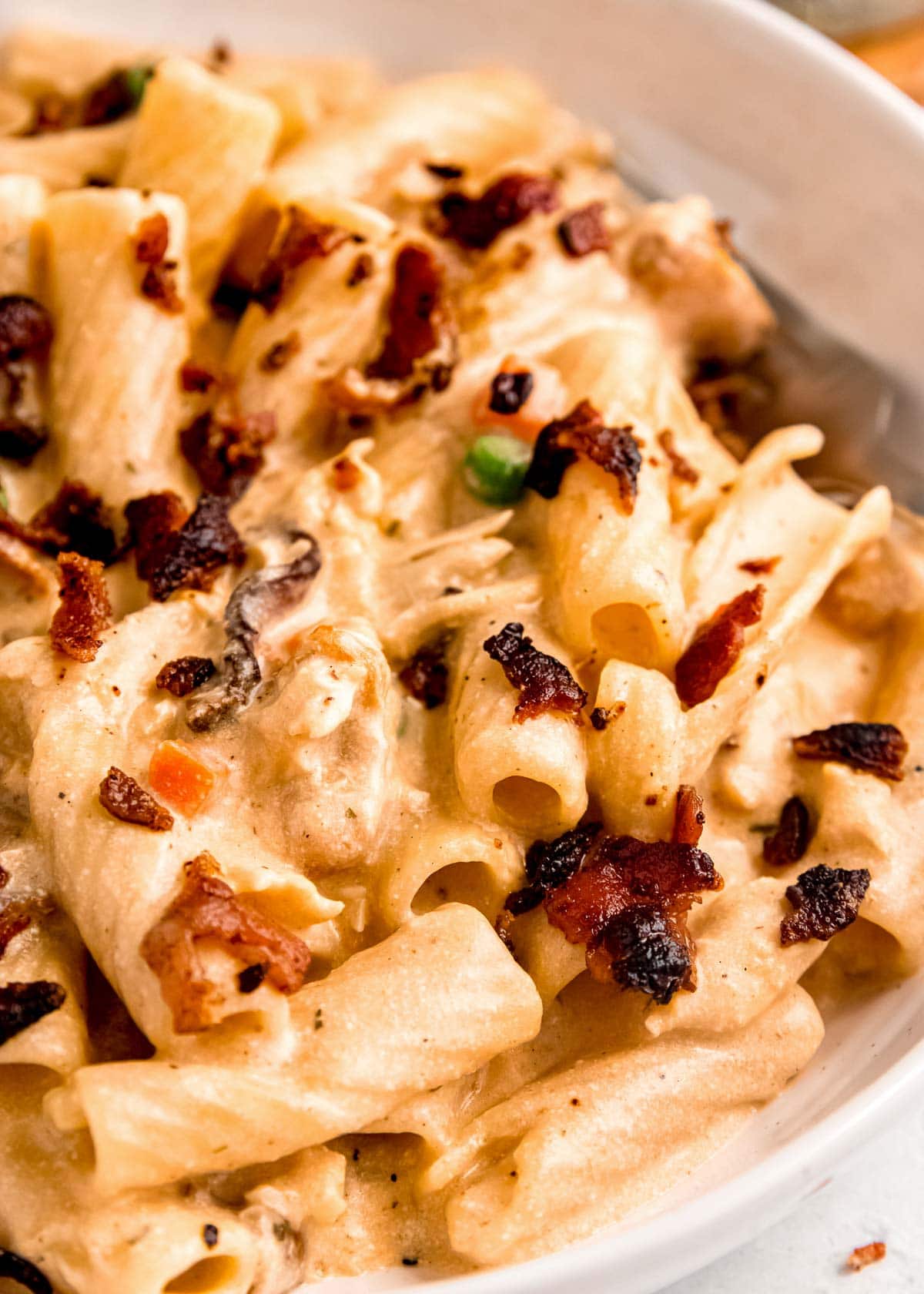 close up image of chicken bacon ranch pasta