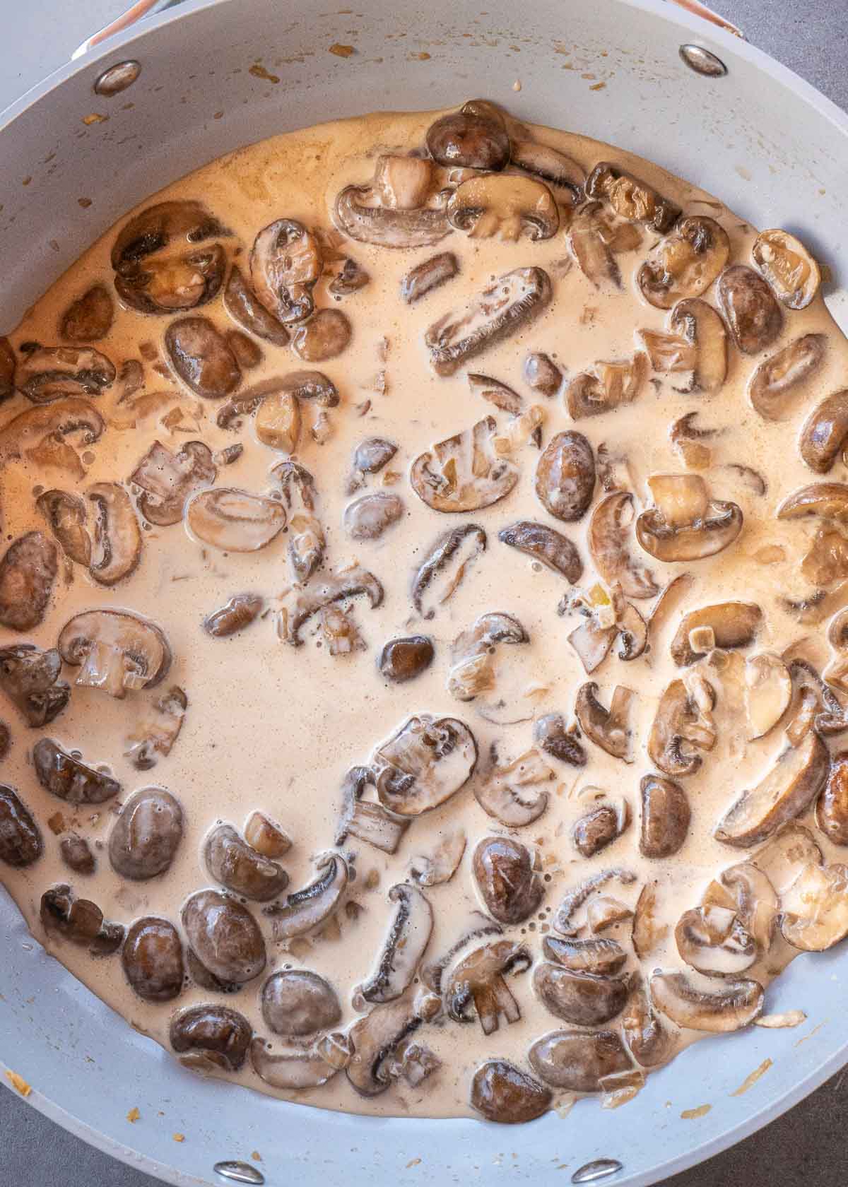 creamy mushrooms in skillet